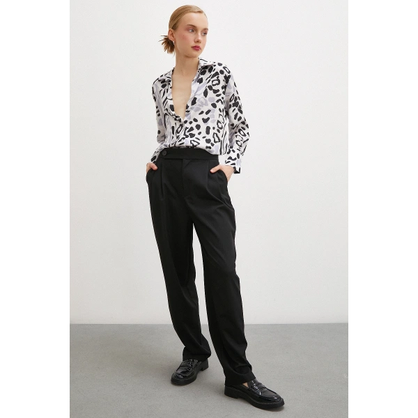 V Yaka Leopar Desen Gömlek Siyah