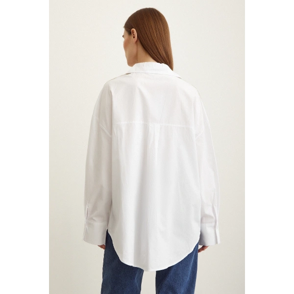 Omuzda Boncuk Detaylı  Oversize Gömlek Beyaz