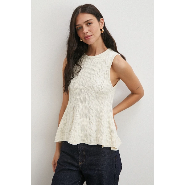 Burgu Örgü Kolsuz Triko Ekru