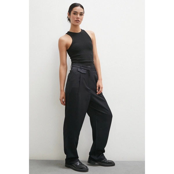 Kemer Detaylı Klasik Pantolon Siyah