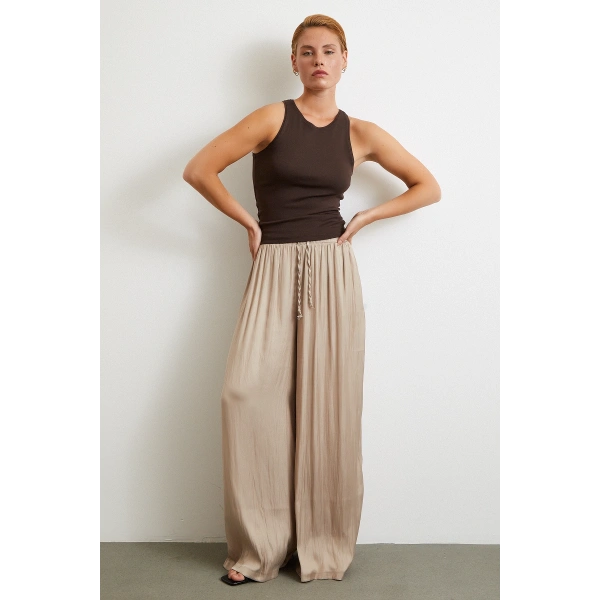 Beli Lastikli Geniş Paça Büzgülü Pantolon Bej