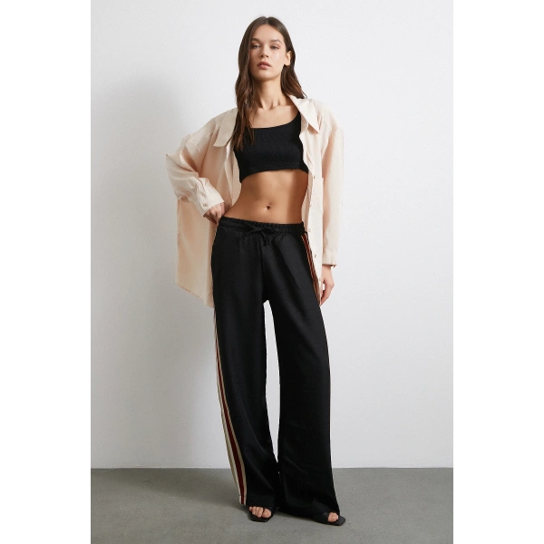 Beli Lastikli Çift Şeritli Pantolon Siyah