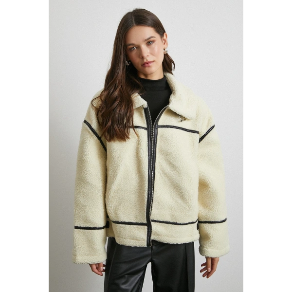 Ters Detay Lamine Biker Ceket Krem