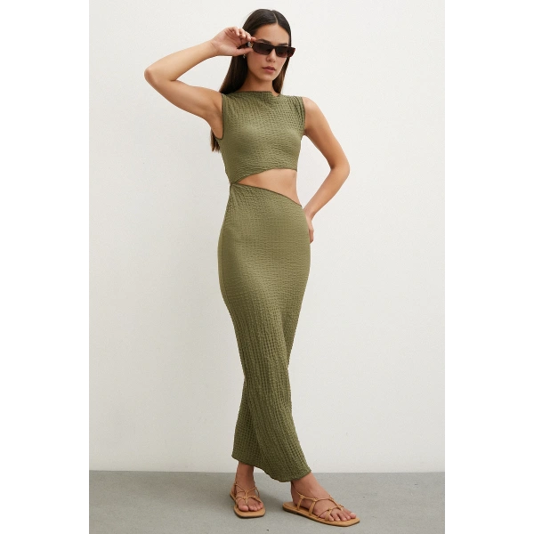 Sıfır Kol Yırtmaçlı Elbise Haki