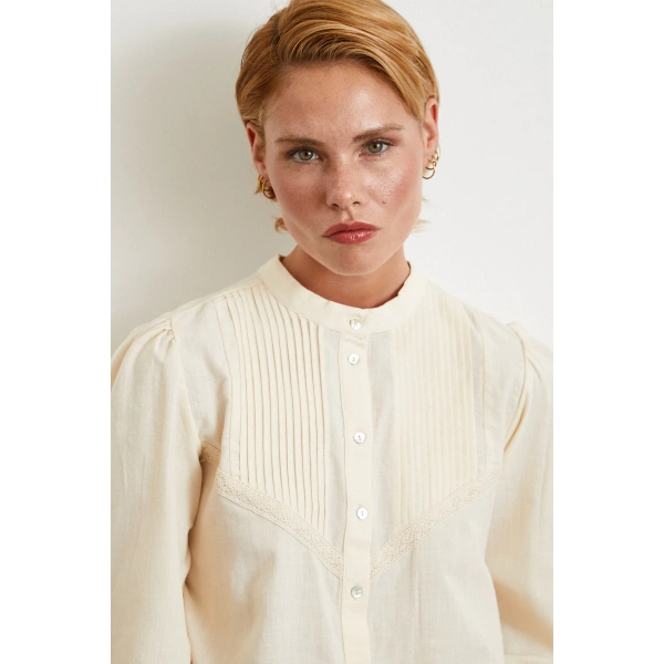 Nervürlü Dantel Detaylı Gömlek Krem