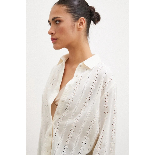 Fisto İşlemeli Gömlek Krem