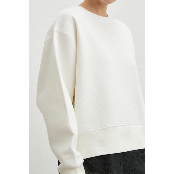Eteği Dantelli Oversize Sweatshirt Beyaz