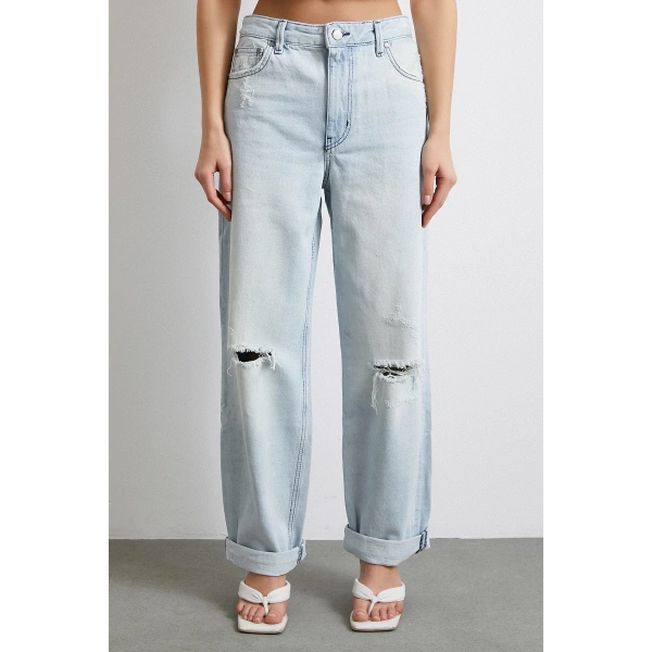 Yüksek Bel Paça Katlamalı Yırtık Detaylı Jean Buz Mavisi