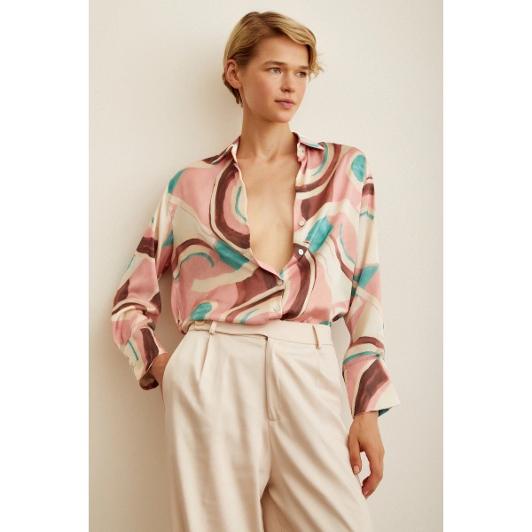 V Yaka Desenli Saten Gömlek Pembe