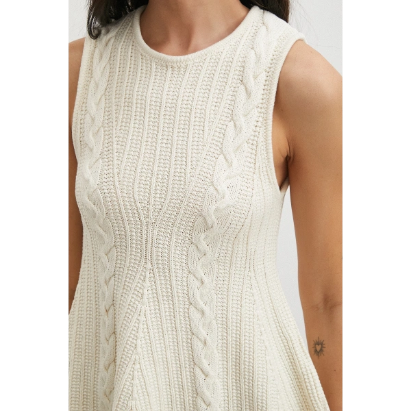 Burgu Örgü Kolsuz Triko Ekru