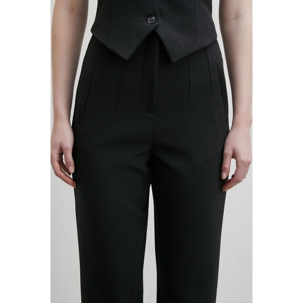 Önü Pensli Skinny Kumaş Pantolon Siyah