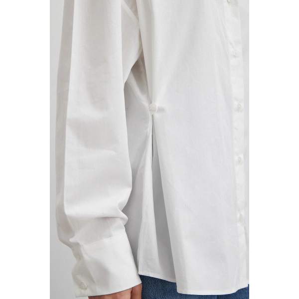 Düğme Detaylı Pamuklu Gömlek Beyaz