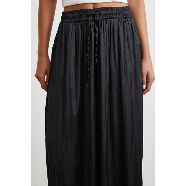 Beli Lastikli Geniş Paça Büzgülü Pantolon Siyah