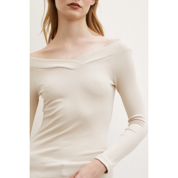 Kayık Yaka Bluz Bej
