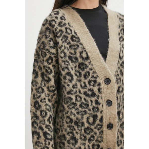 Leoparlı Düğmeli Hırka Krem