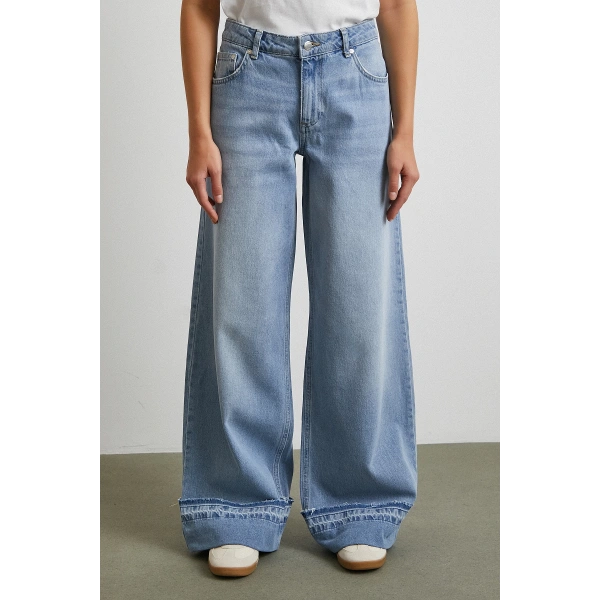 Paçası Katlamalı Geniş Paça Jean Buz Mavisi