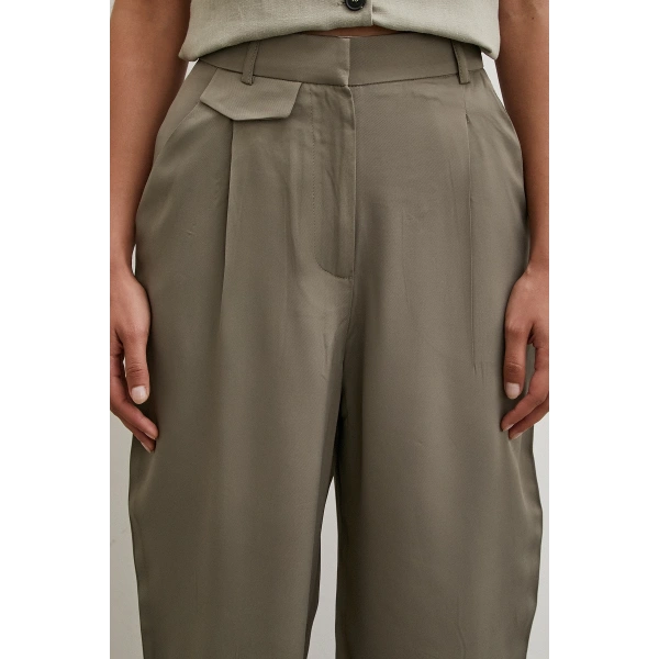 Kemer Detaylı Klasik Pantolon Haki