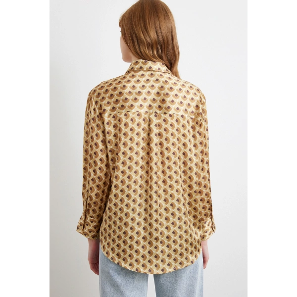 Geometrik Desenli Saten Gömlek Bej