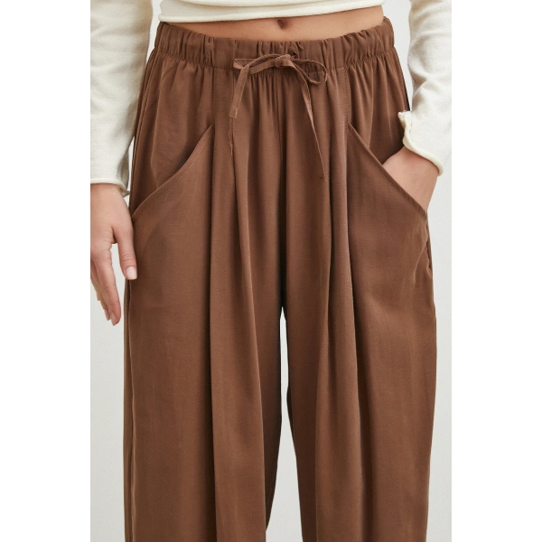 Bağcıklı Beli Lastikli Pileli Pantolon Kahve