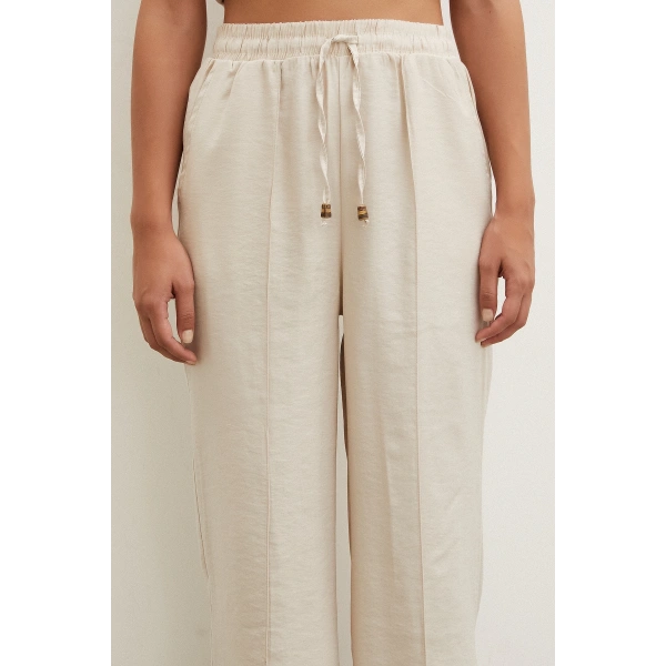 Belden Bağlamalı Pantolon Bej