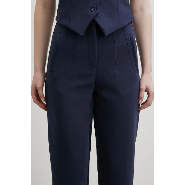 Önü Pensli Skinny Kumaş Pantolon Lacivert