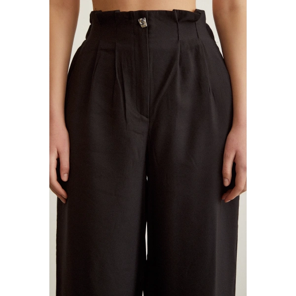 Beli Lastikli Düğme Detaylı  Pileli Pantolon Siyah