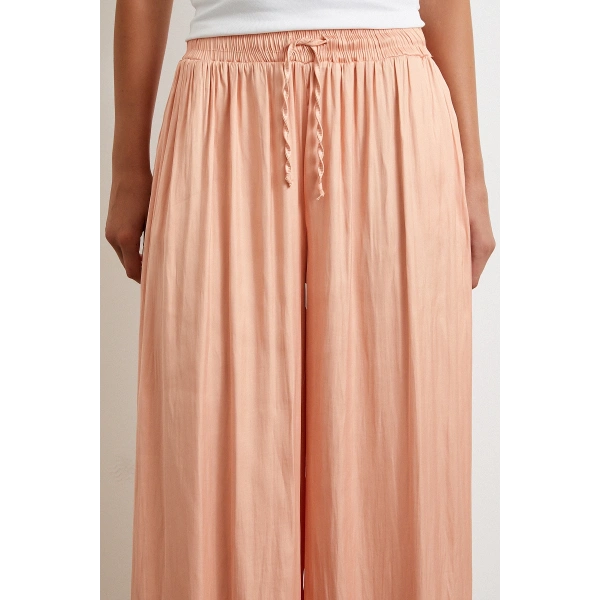 Beli Lastikli Geniş Paça Büzgülü Pantolon Pudra