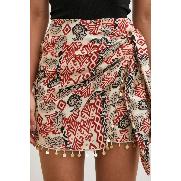 Pul Aksesuarlı Bağlamalı Mini Etek Bej