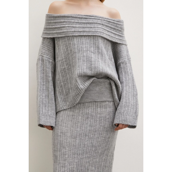 Etekli Madonna Yaka Takım Gri