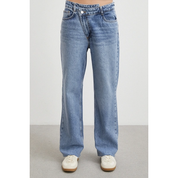 Çapraz Fermuarlı Kesik Paça Düğmeli Jean Mavi