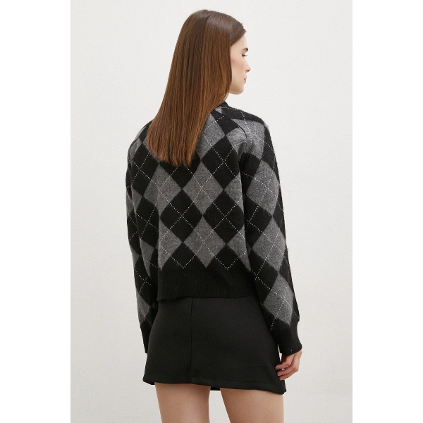 Önü Katlı Kaşe Etek Siyah