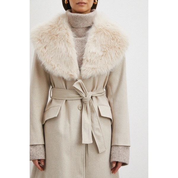 Kürk Yaka Kuşaklı Kaşe Kaban Bej