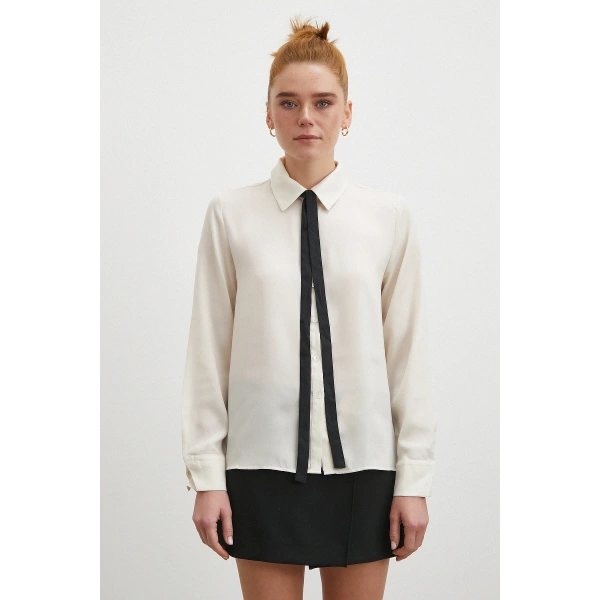 Yaka Bağlamalı Saten Gömlek Ekru