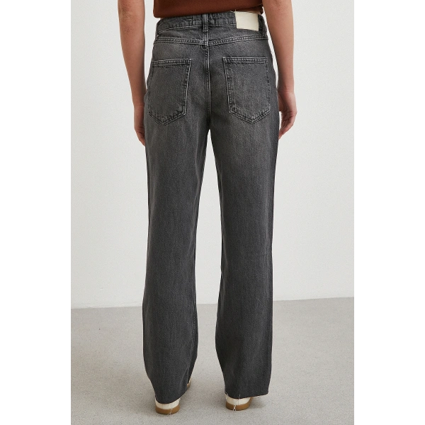 Çapraz Fermuarlı Kesik Paça Düğmeli Jean Siyah