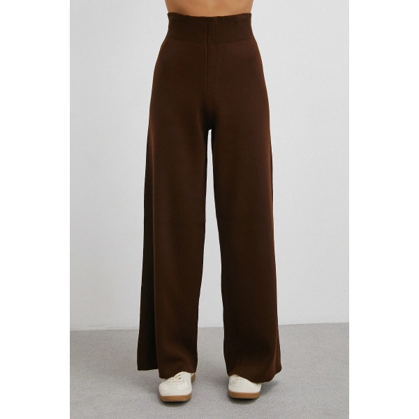 Eteği Çapraz Pantolonlu Bisiklet Yaka Takım Kahve