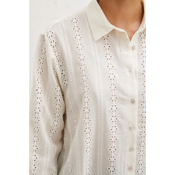 Fisto İşlemeli Gömlek Krem