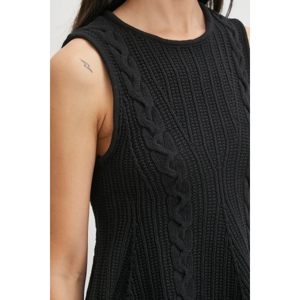 Burgu Örgü Kolsuz Triko Siyah