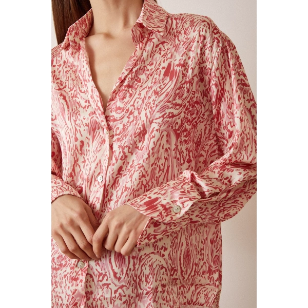 V Yaka Desenli Saten Gömlek Kırmızı