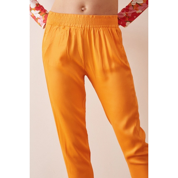 Beli Lastikli Saten Pantolon Turuncu