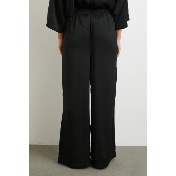 Dökümlü Romantik Pantolon Siyah