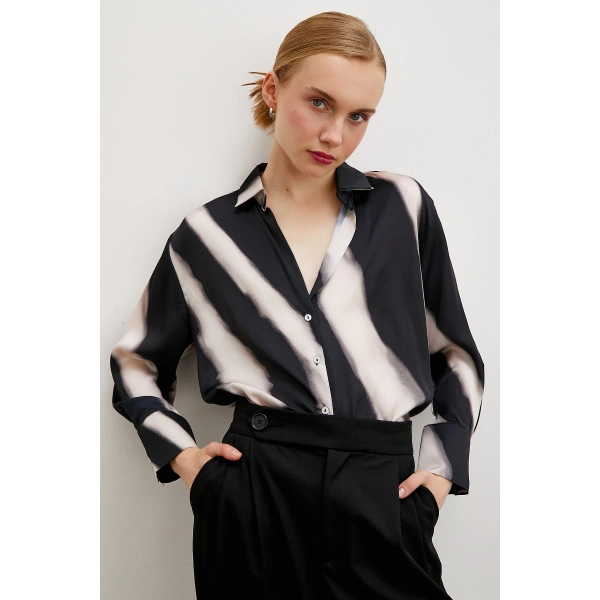 Desenli V Yaka Saten Gömlek Bej