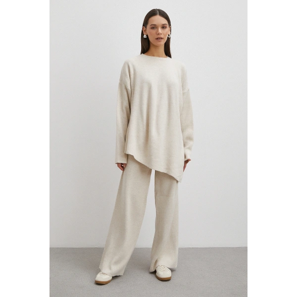 Eteği Çapraz Pantolonlu Bisiklet Yaka Takım Ekru