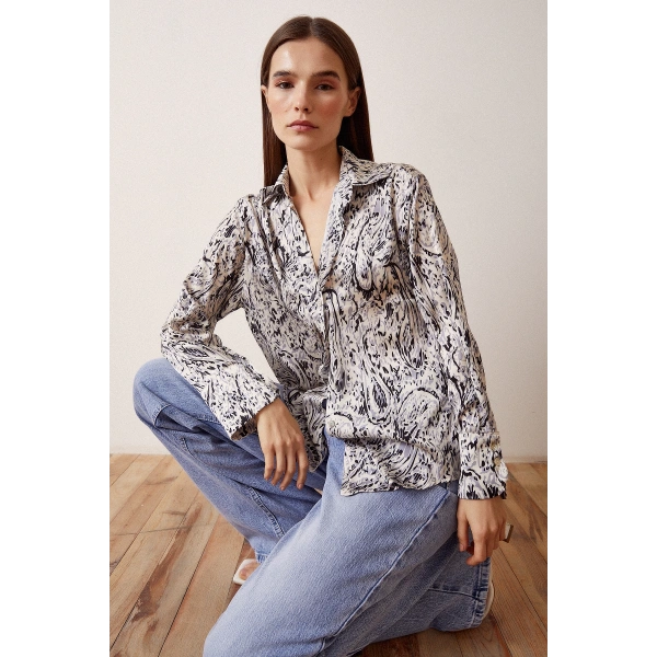 V Yaka Desenli Saten Gömlek Siyah