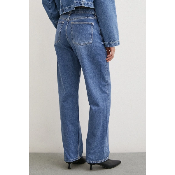 Yüksek Bel Düğme Kapamalı Mom Jean Mavi