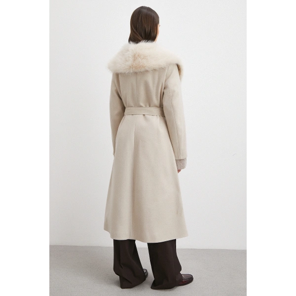 Kürk Yaka Kuşaklı Kaşe Kaban Bej