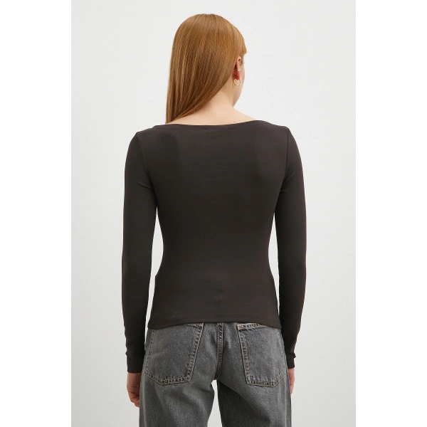 Geniş Yakalı Bluz Kahve