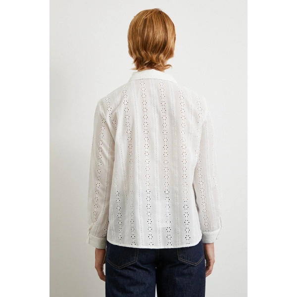 Fisto İşlemeli Gömlek Beyaz