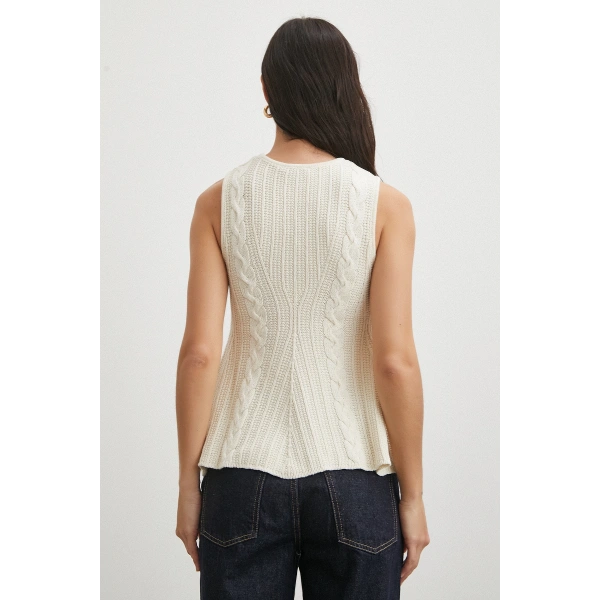 Burgu Örgü Kolsuz Triko Ekru