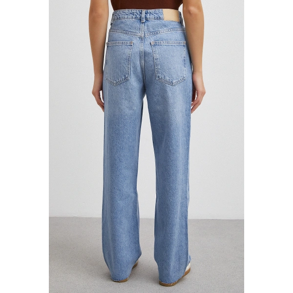 Yüksek Bel Beş Cepli Kesik Paça Jean Mavi