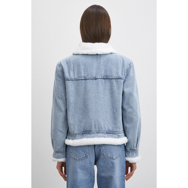 Beyaz Kemer Detaylı Kürklü Kot Mont Mavi